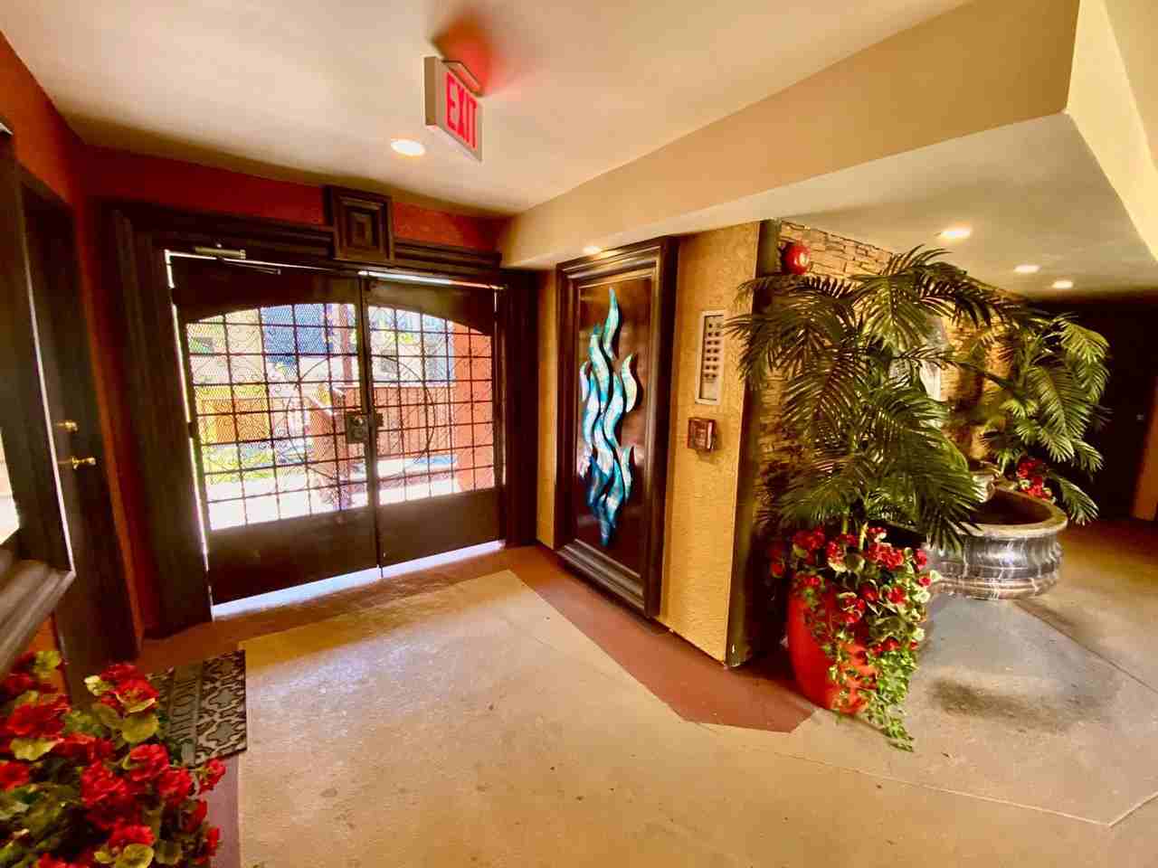 NoHo Liv Apartments - Photo 3 of 5
