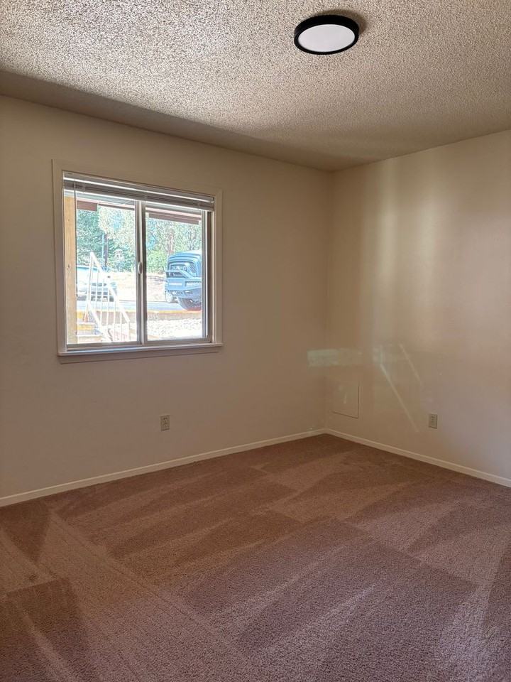 3000 Trinity Dr #15 - Photo 5 of 23