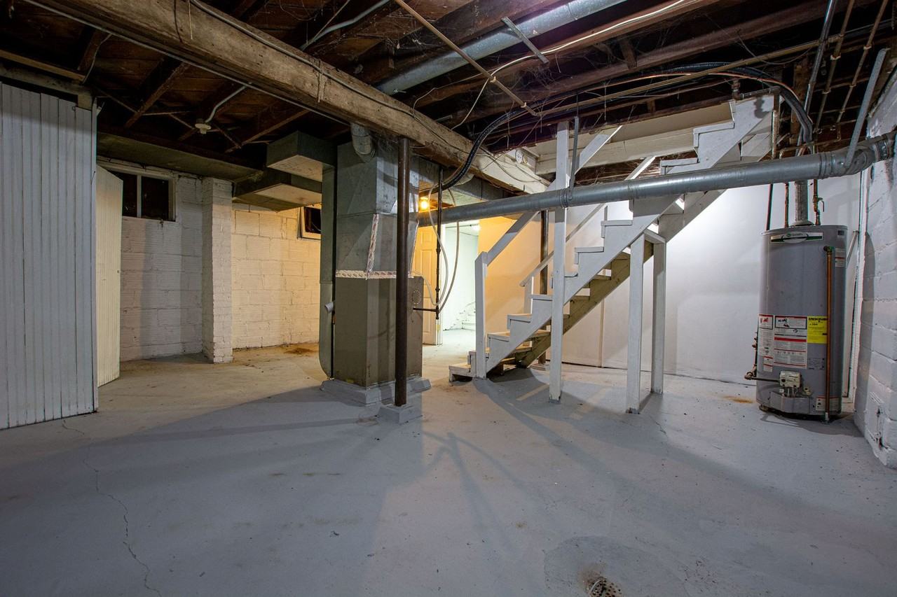 3804 Dodge St - Photo 5 of 14