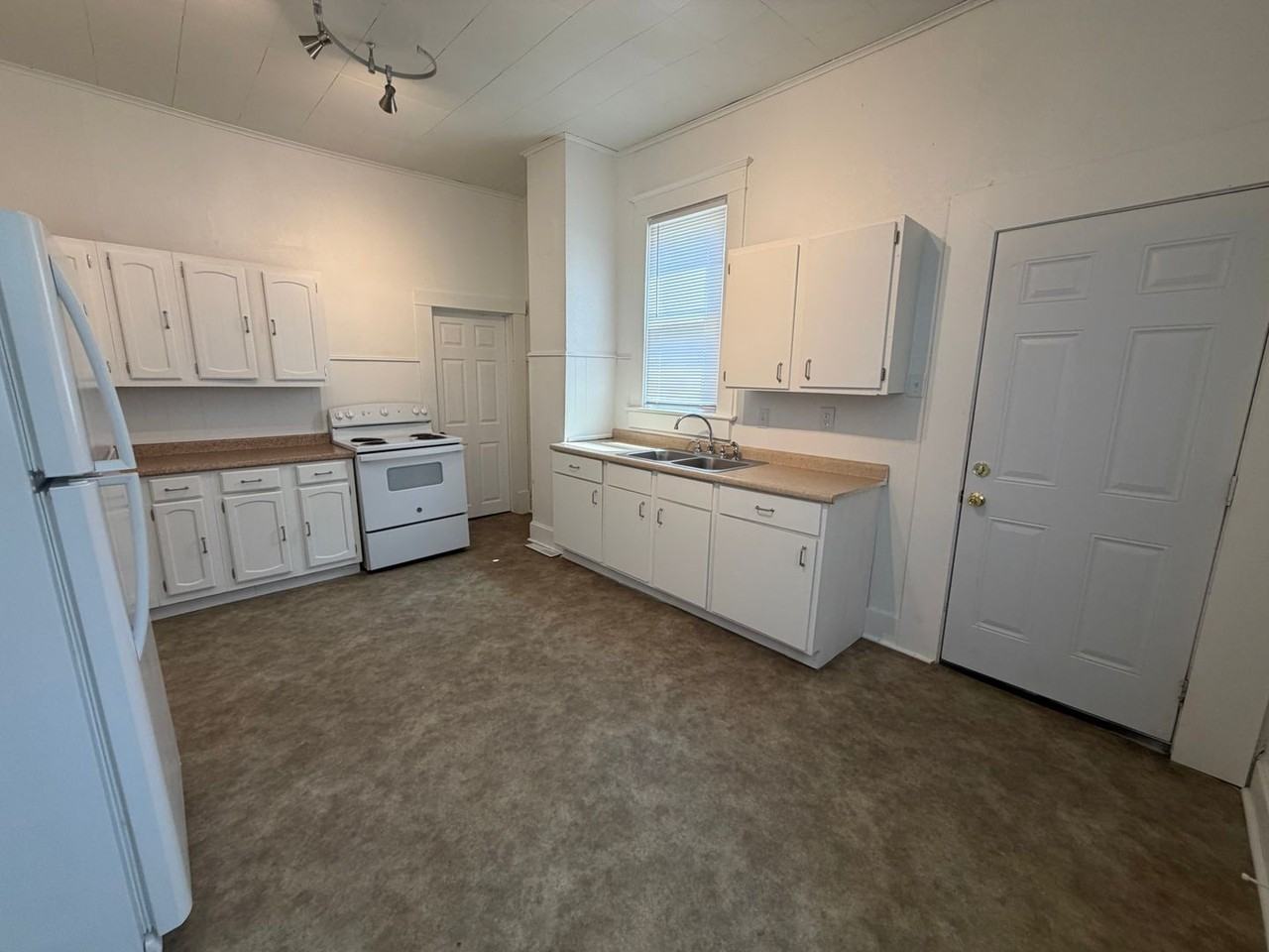 1101 N 13th St - Photo 2 of 16