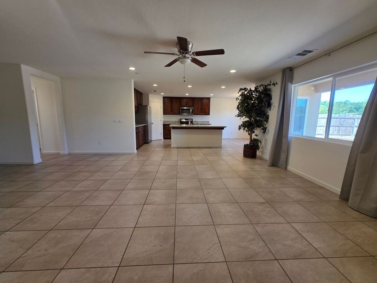 2308 W Ambassador Way - Photo 6 of 8