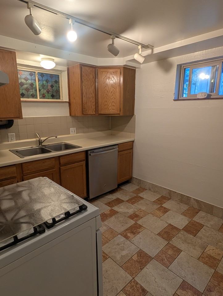 525 Clayton St #BS - Photo 5 of 16