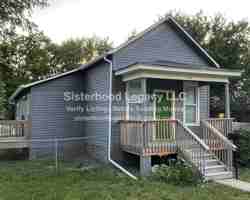 featured image of 838 S Oak St