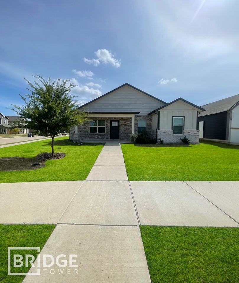 4040 Dayton Dr