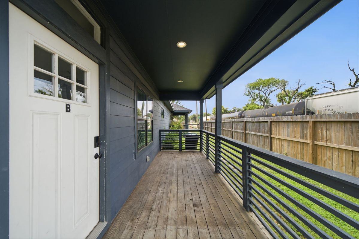 603 Edgewood St - Photo 2 of 20