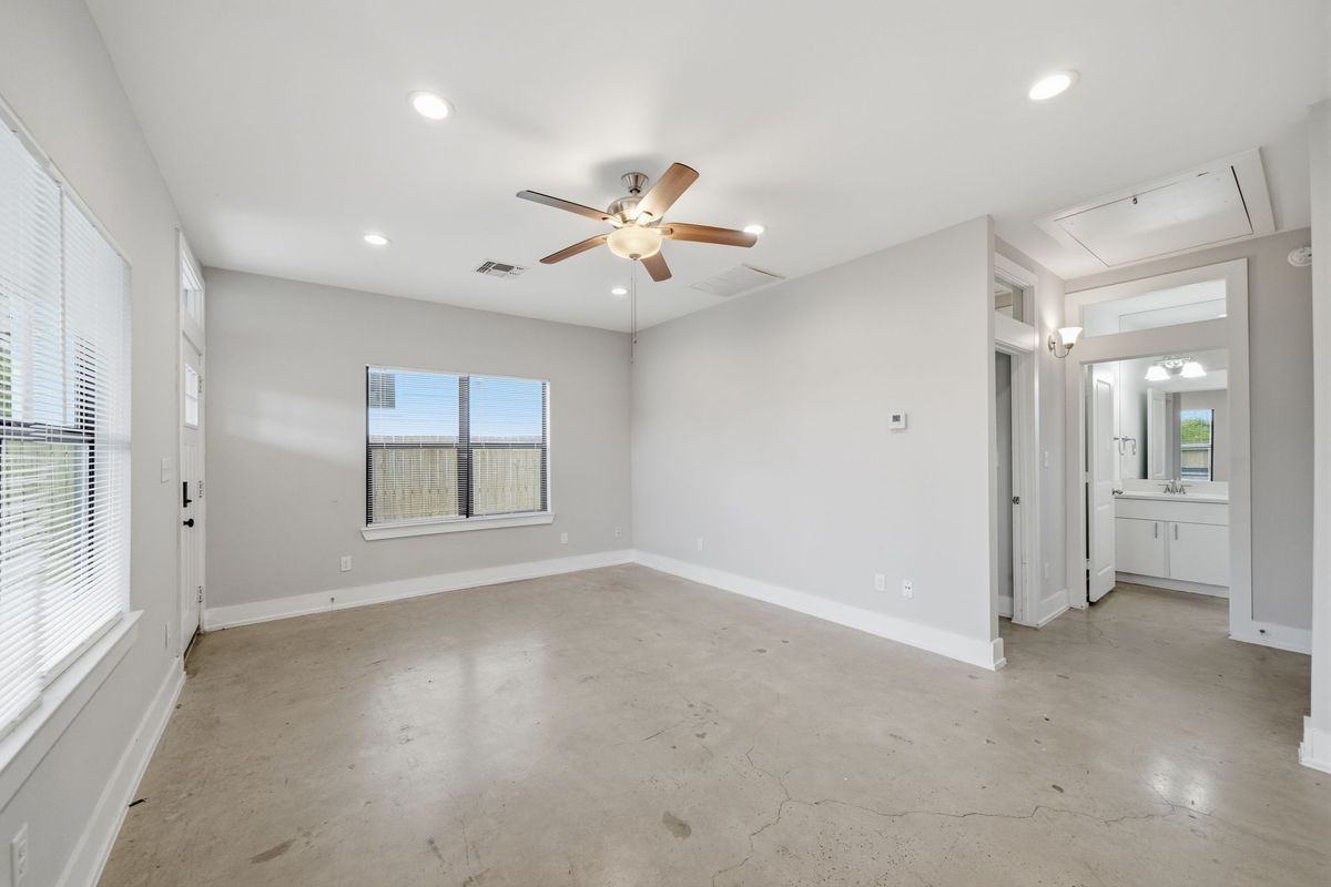 603 Edgewood St - Photo 6 of 20