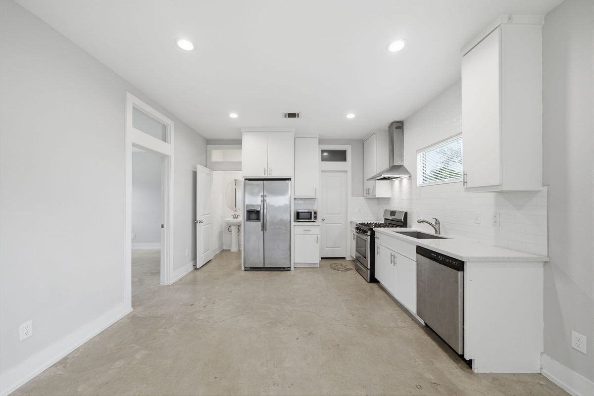 603 Edgewood St - Photo 7 of 20
