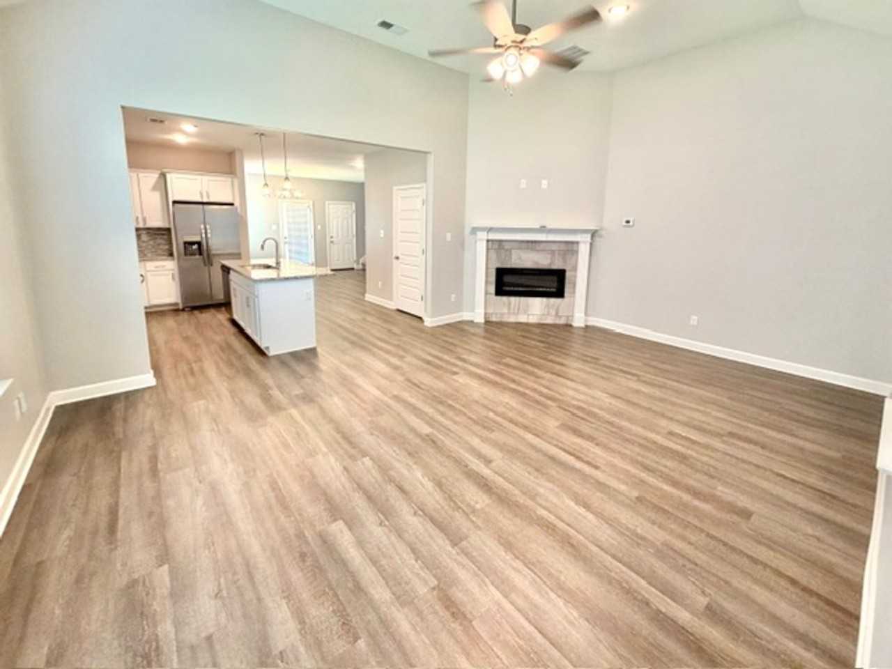 305 Azalea Dr - Photo 3 of 11
