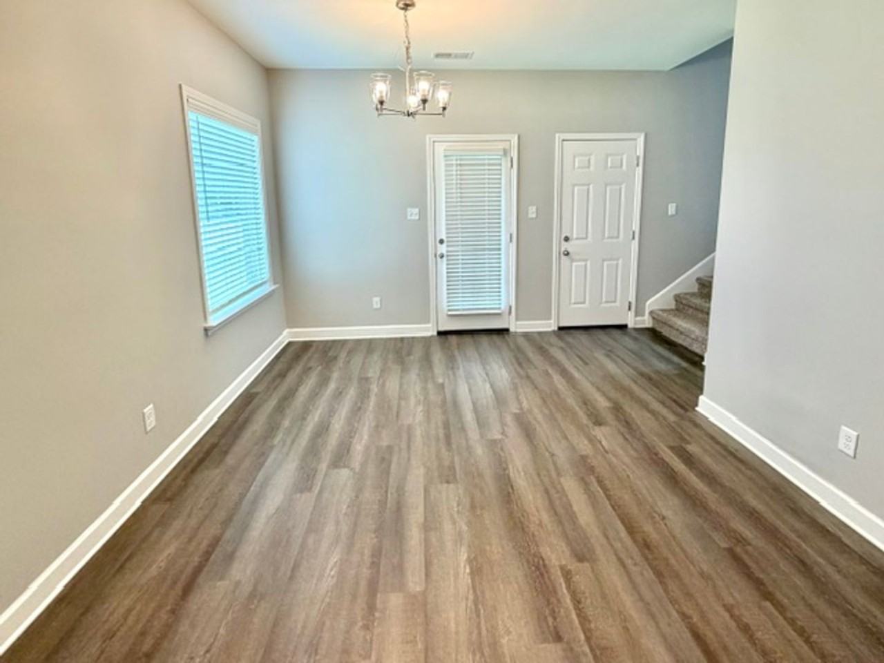 305 Azalea Dr - Photo 5 of 11
