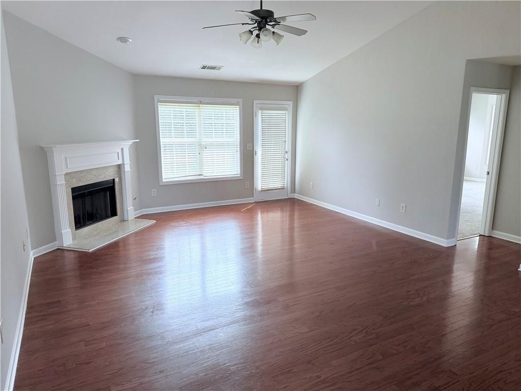 3816 Landing Ter - Photo 3 of 30