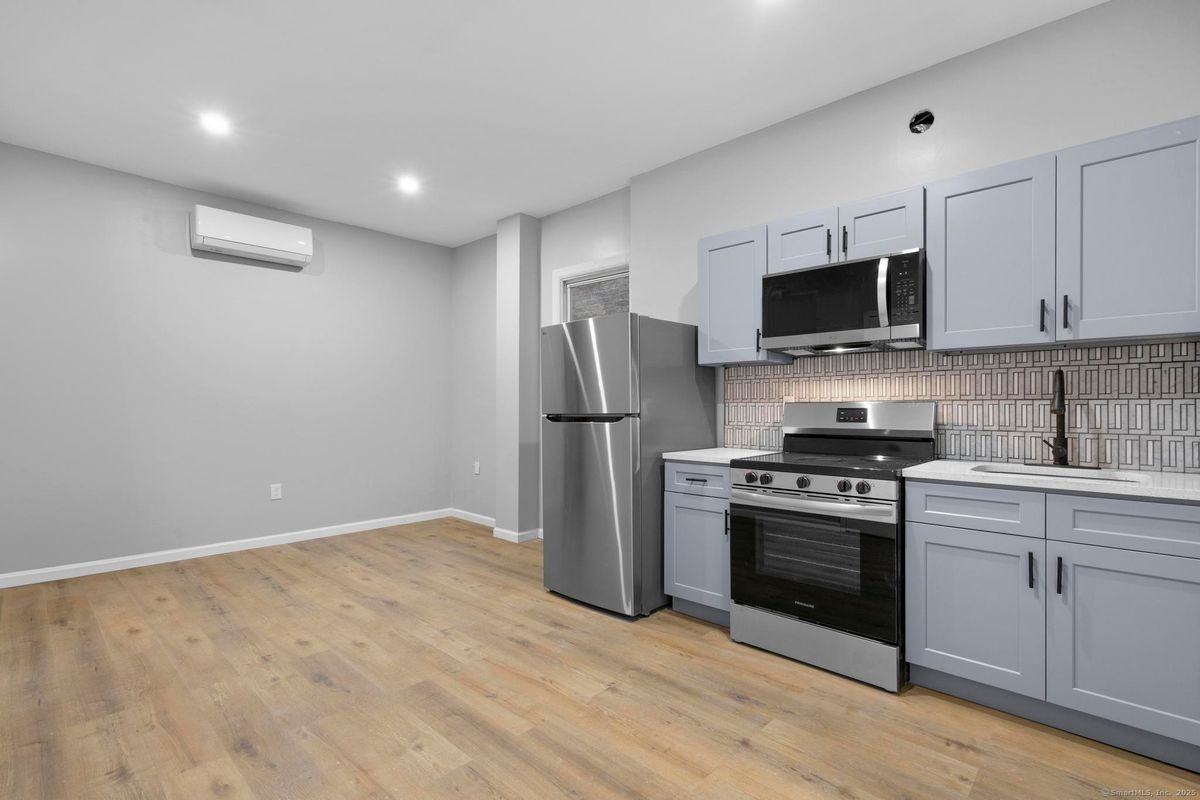 140 Grand St ##2a