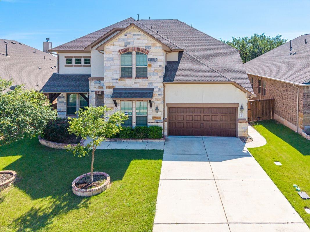 228 Lockhart Loop - Photo 2 of 39