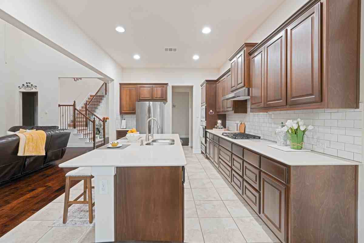 228 Lockhart Loop - Photo 4 of 39