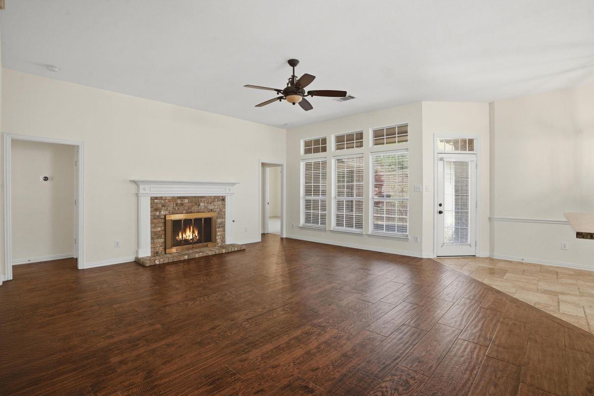 6613 Barclay Ln - Photo 4 of 40