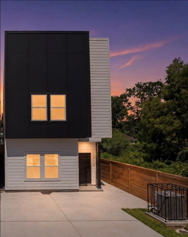 8323 Observatory St - Photo 2 of 15
