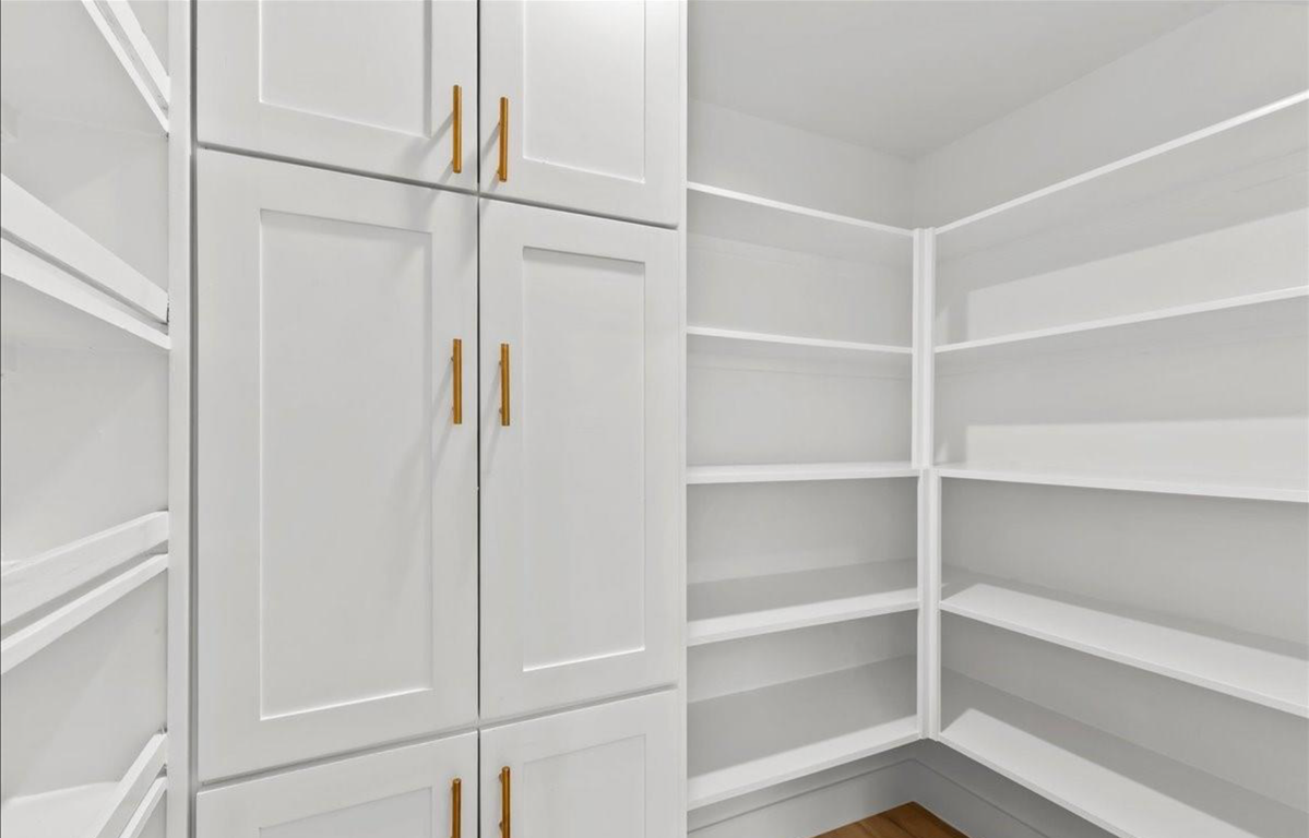 8323 Observatory St - Photo 6 of 15