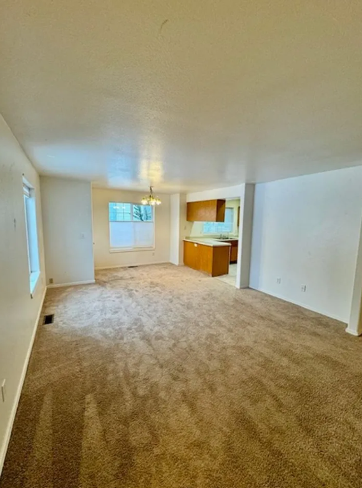 2962 W Villard St - Photo 3 of 11