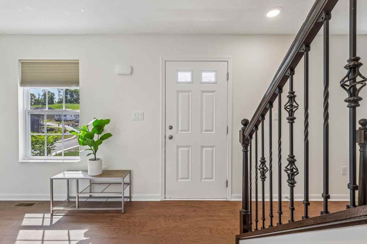 1105 Deerfield Dr - Photo 2 of 41