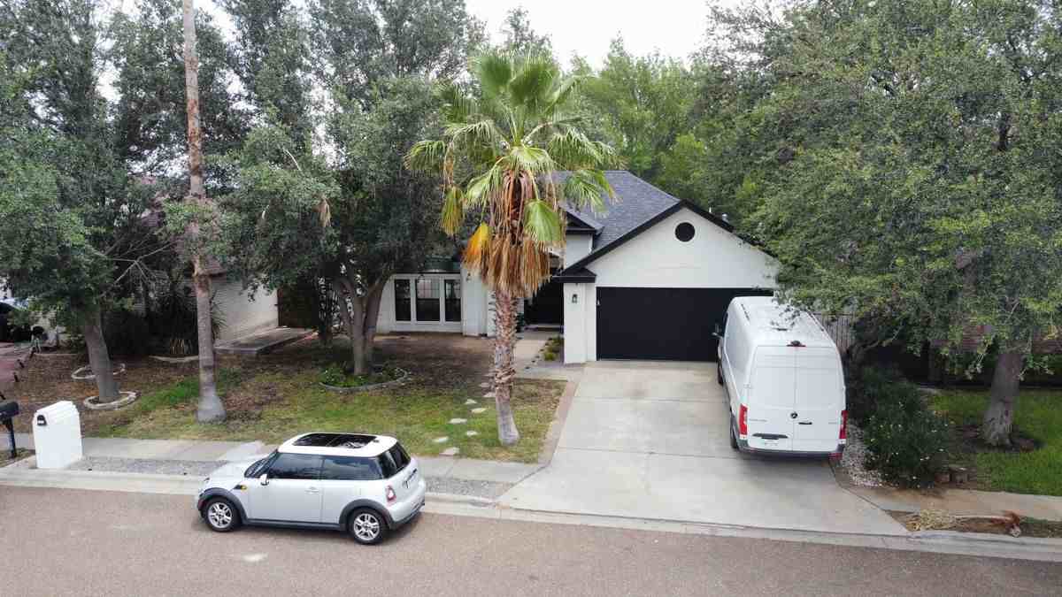 2061 Don Pascual Ln - Photo 2 of 11