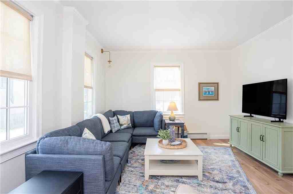 4 Gladding Ct - Photo 7 of 50