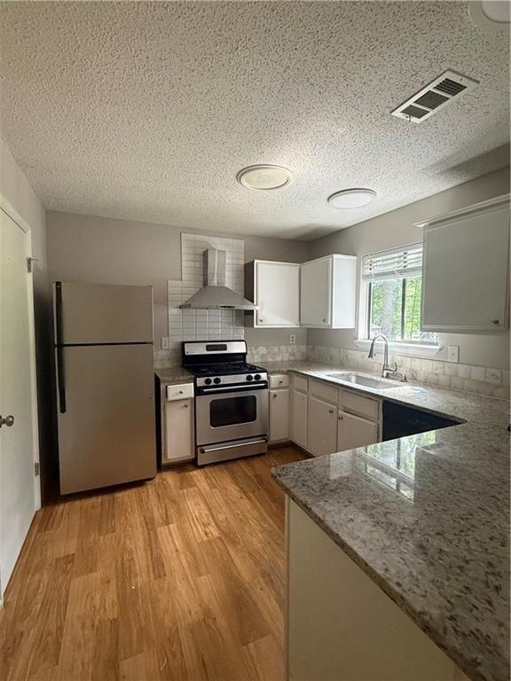 1357 Michael Way - Photo 3 of 17