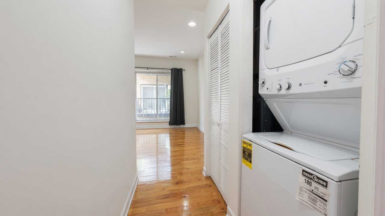 3354 W Wilson Ave #2S - Photo 4 of 8