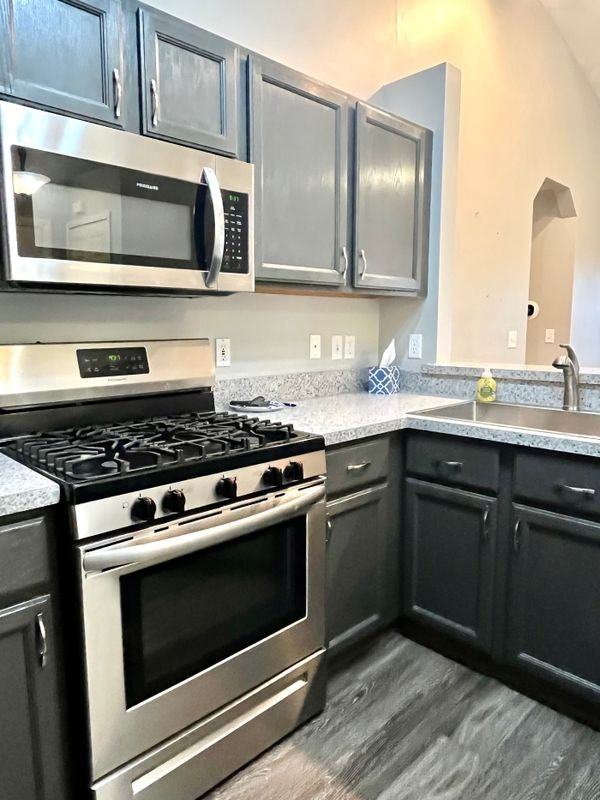 4417 Inverness St - Photo 2 of 20