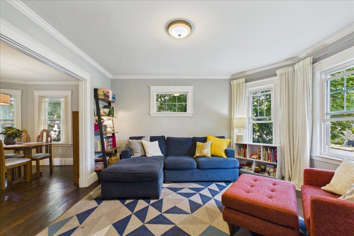 53 Torrey St - Photo 3 of 23