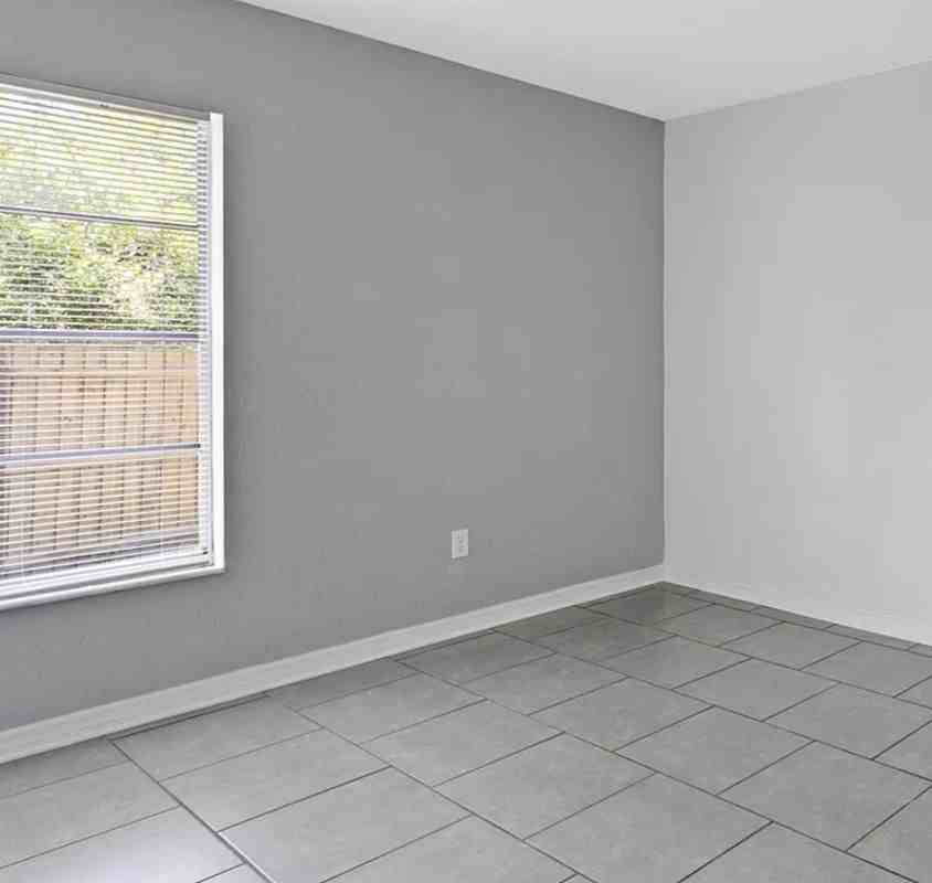 5669 Moat Ct - Photo 2 of 7