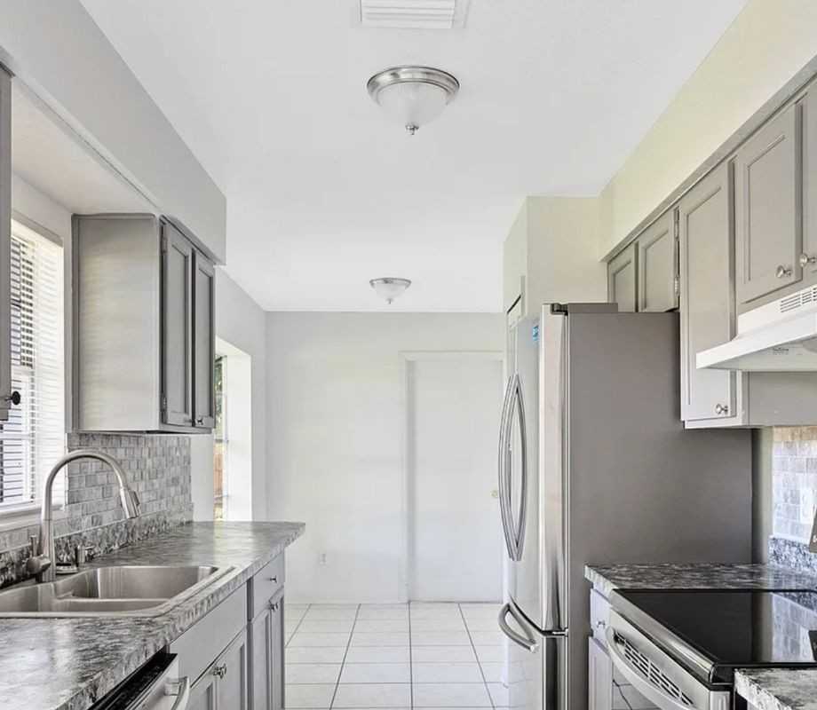 5669 Moat Ct - Photo 3 of 7