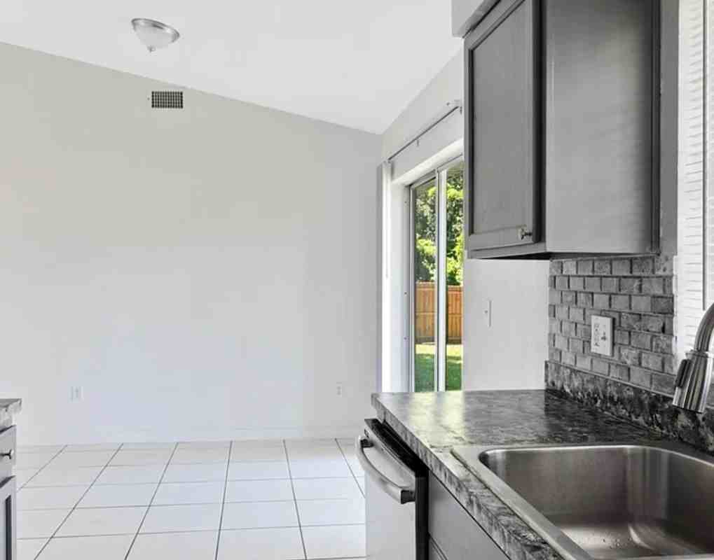5669 Moat Ct - Photo 4 of 7