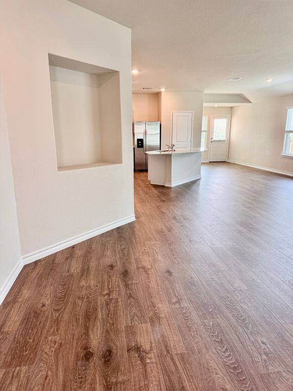 204 Steele Harbor ST - Photo 5 of 33