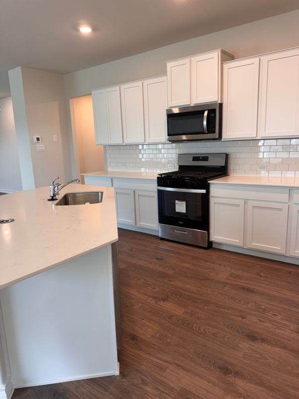 204 Steele Harbor ST - Photo 6 of 33