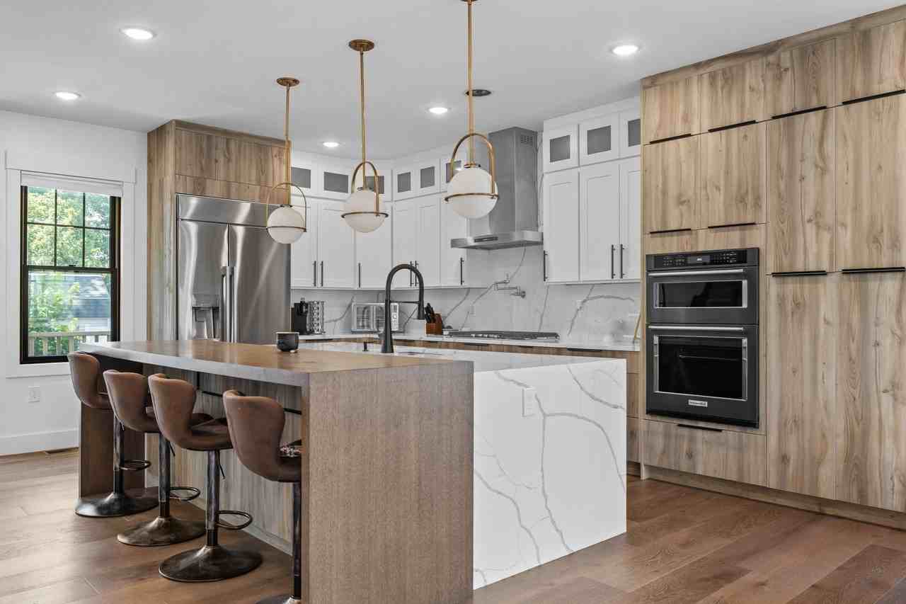 19 Shirley Rd - Photo 2 of 22