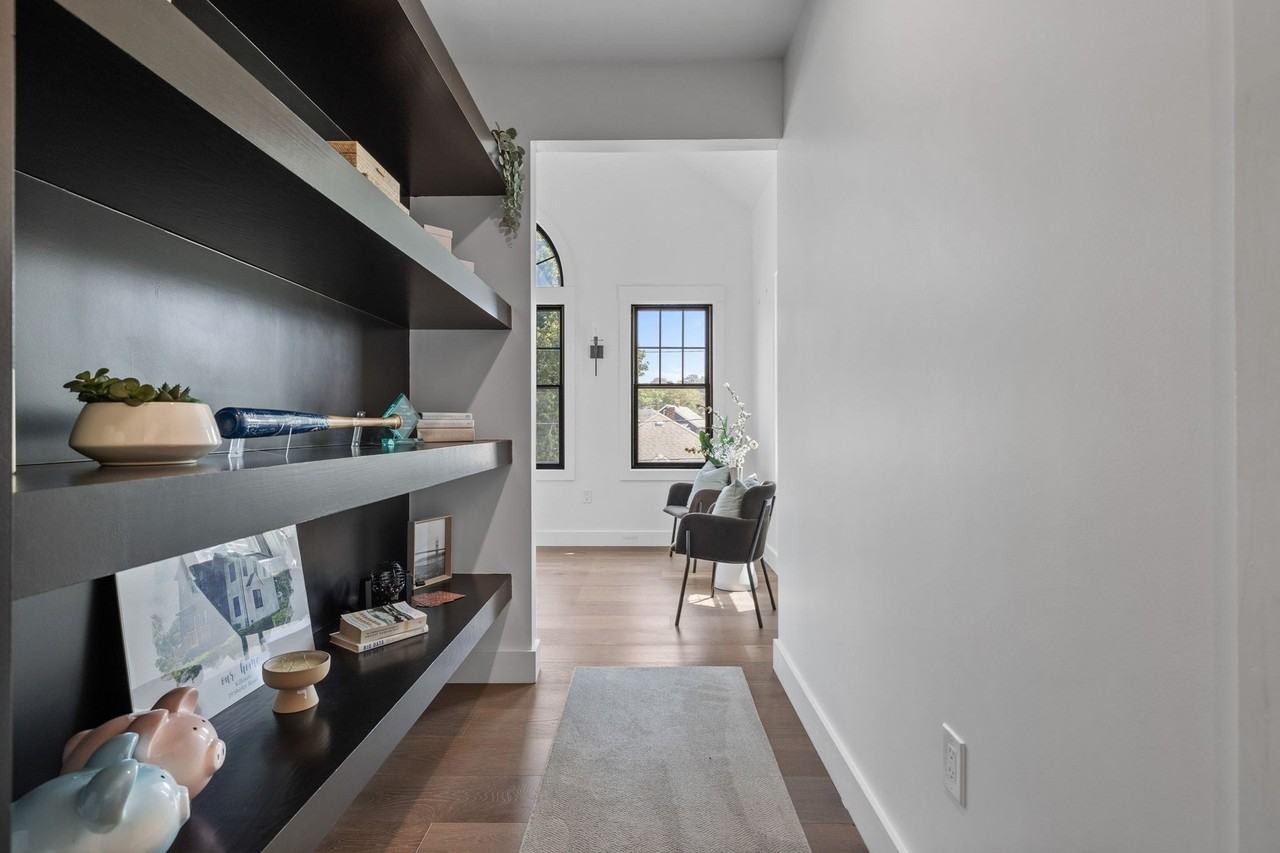 19 Shirley Rd - Photo 6 of 22