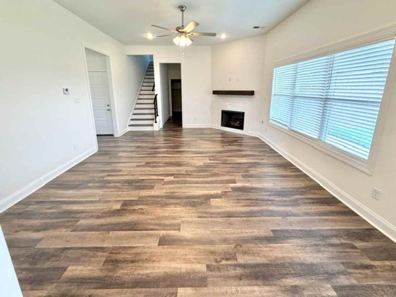 5317 Aylesbury Ln - Photo 2 of 12