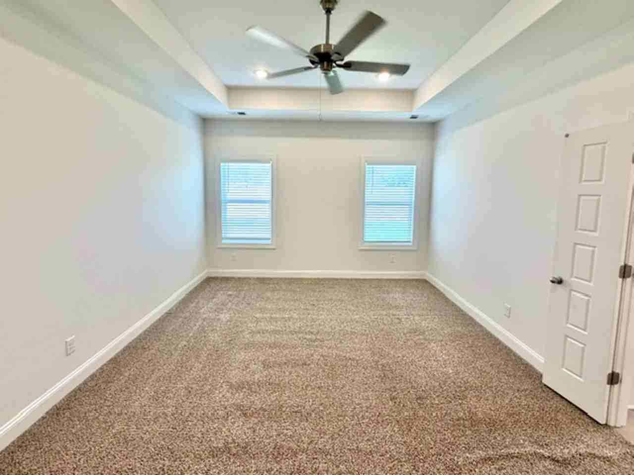5317 Aylesbury Ln - Photo 5 of 12