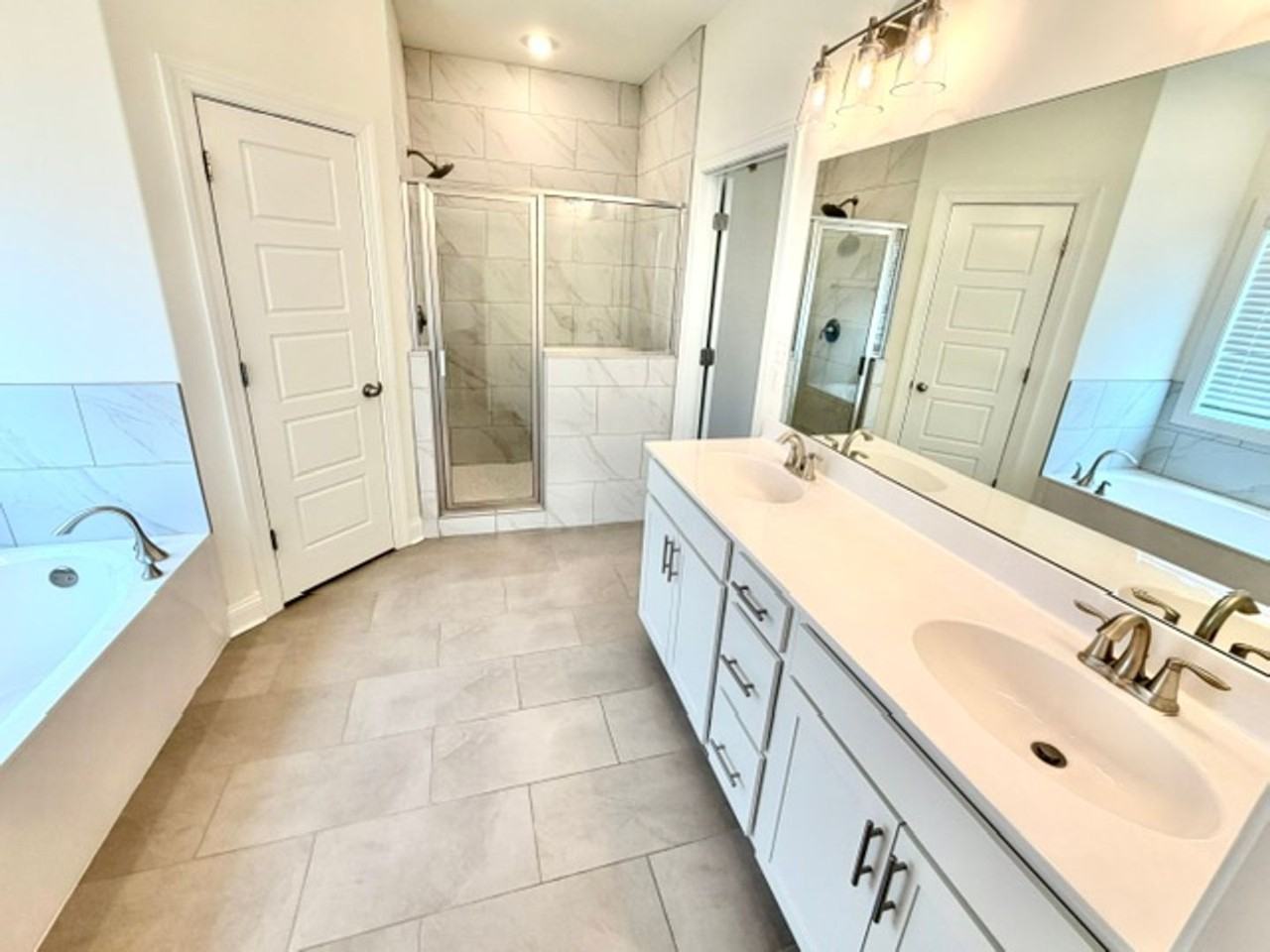 5317 Aylesbury Ln - Photo 6 of 12