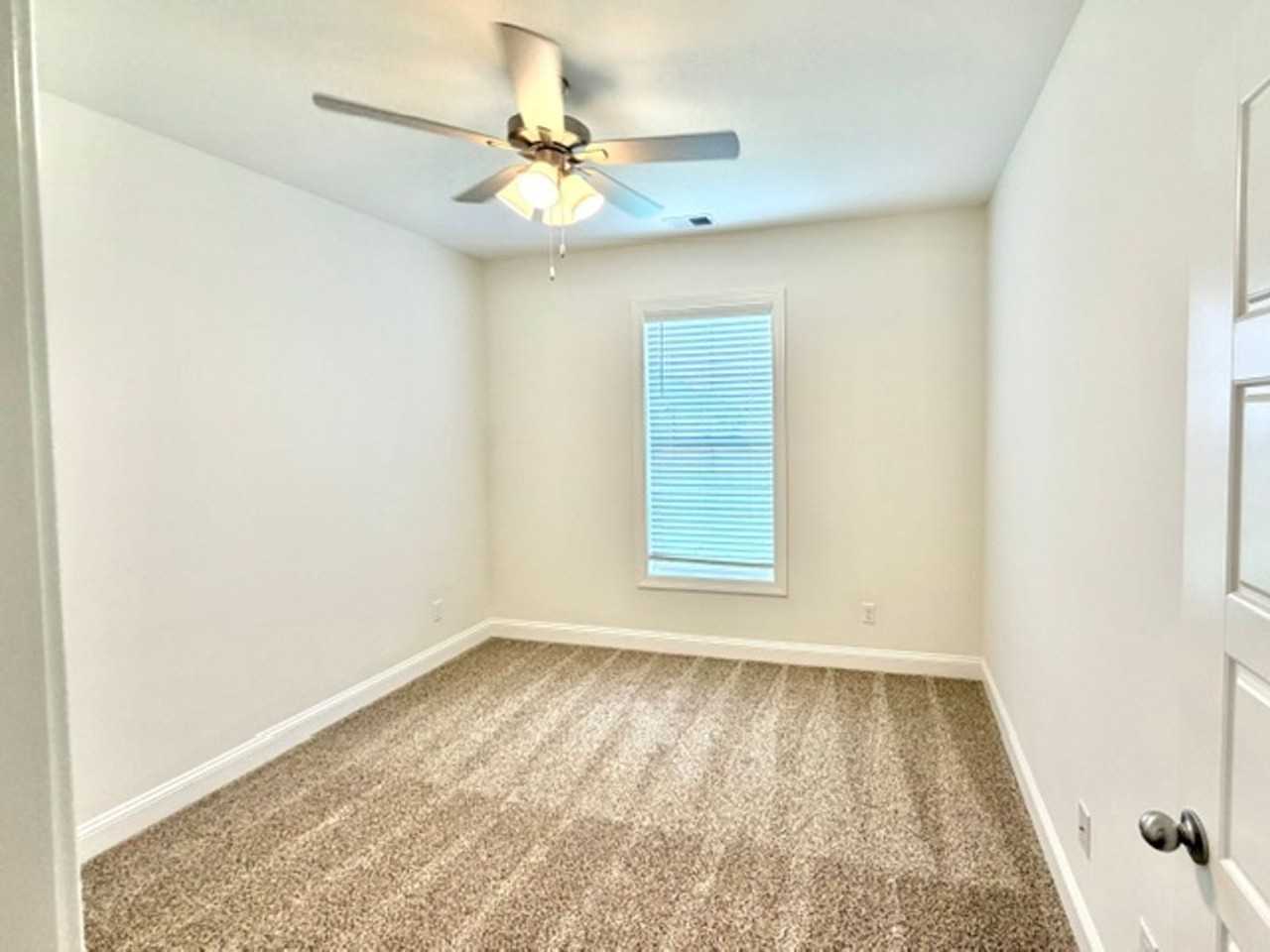 5317 Aylesbury Ln - Photo 7 of 12