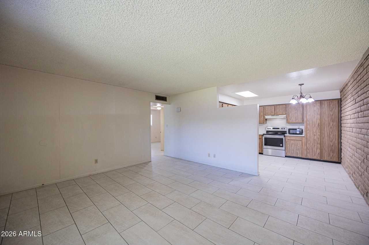 2219 W Morten Ave #3 - Photo 6 of 15