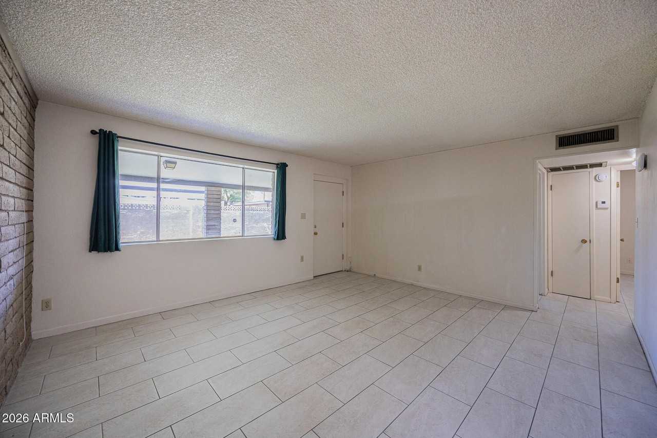2219 W Morten Ave #3 - Photo 7 of 15