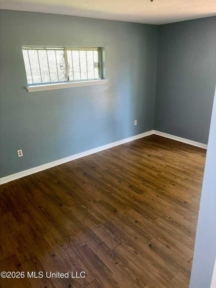 6663 Abraham Lincoln Dr - Photo 5 of 7