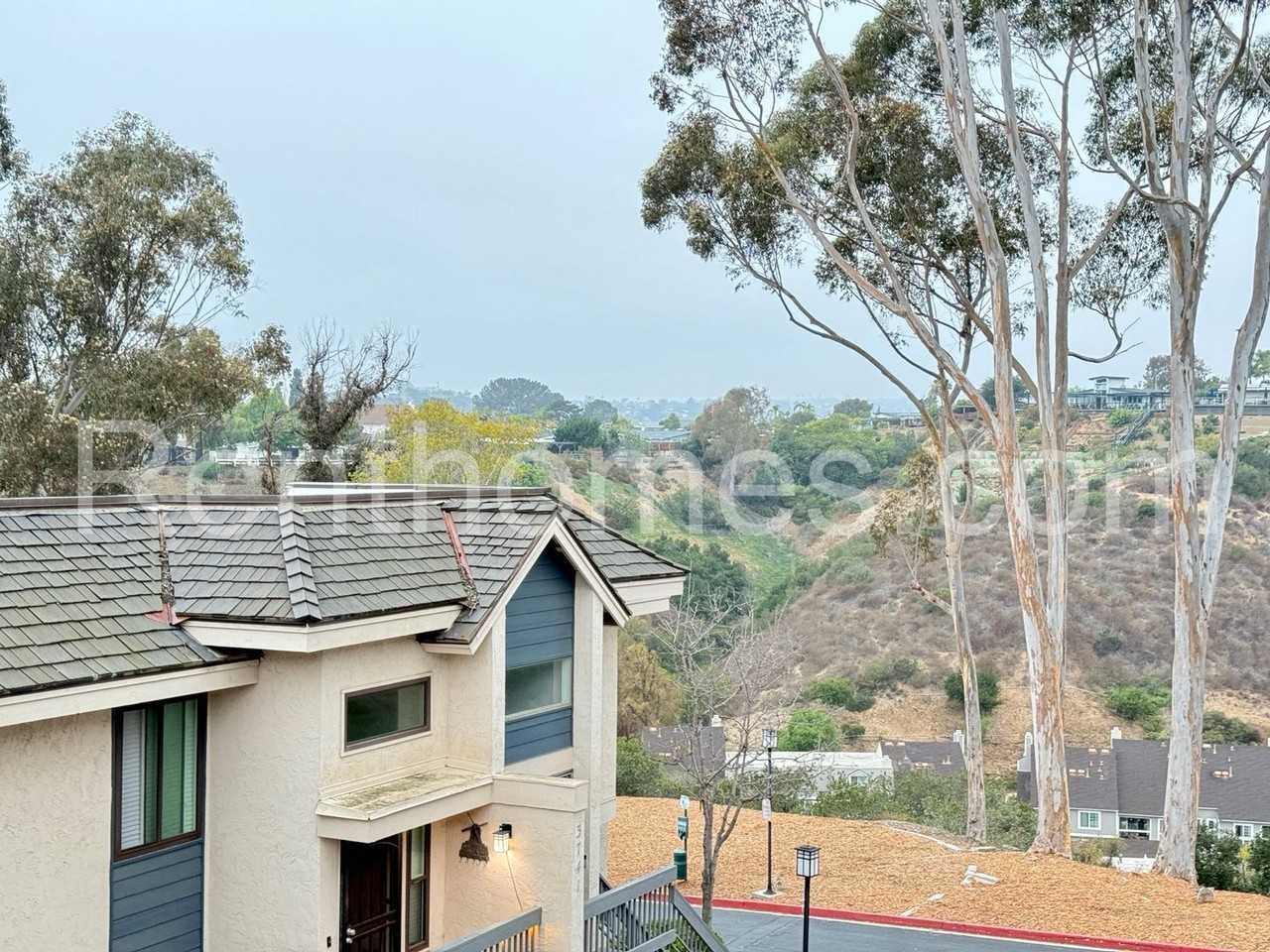 3745 Balboa Ter Unit C - Photo 7 of 29