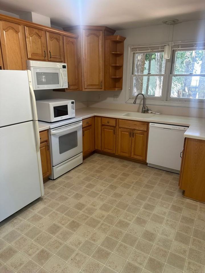 12904 Church Ct - Photo 5 of 11