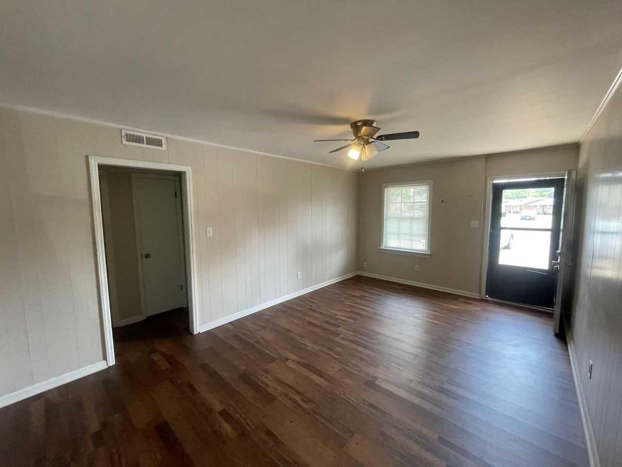 1705 Snowden Dr Se - Photo 4 of 13