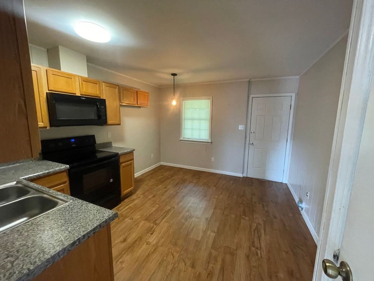 1705 Snowden Dr Se - Photo 5 of 13
