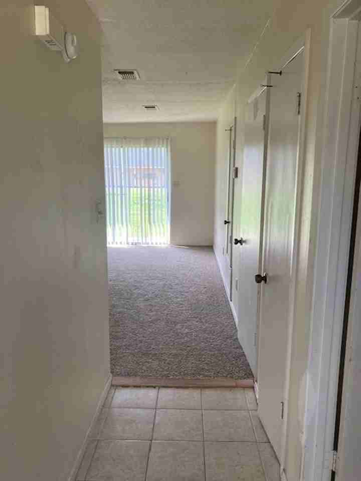 Broad Avenue Apartments - Photo 7 of 10