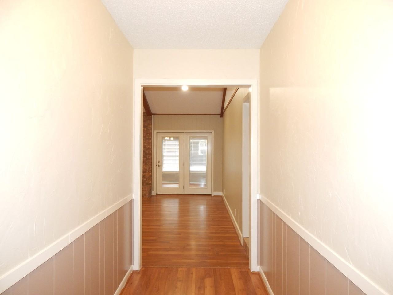 905 David Dr - Photo 2 of 41