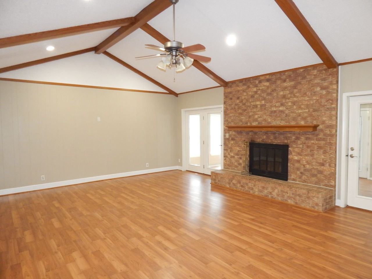 905 David Dr - Photo 4 of 41