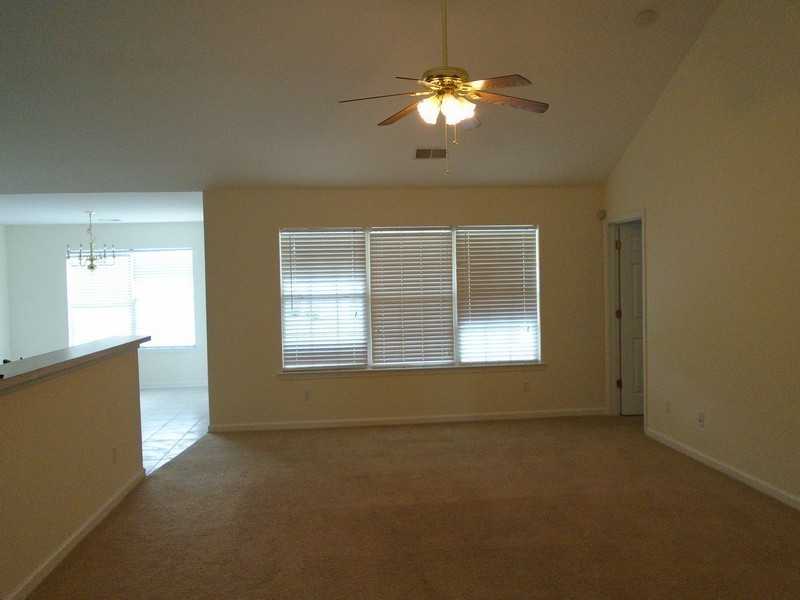 153 Pickett Creek Ln - Photo 4 of 26